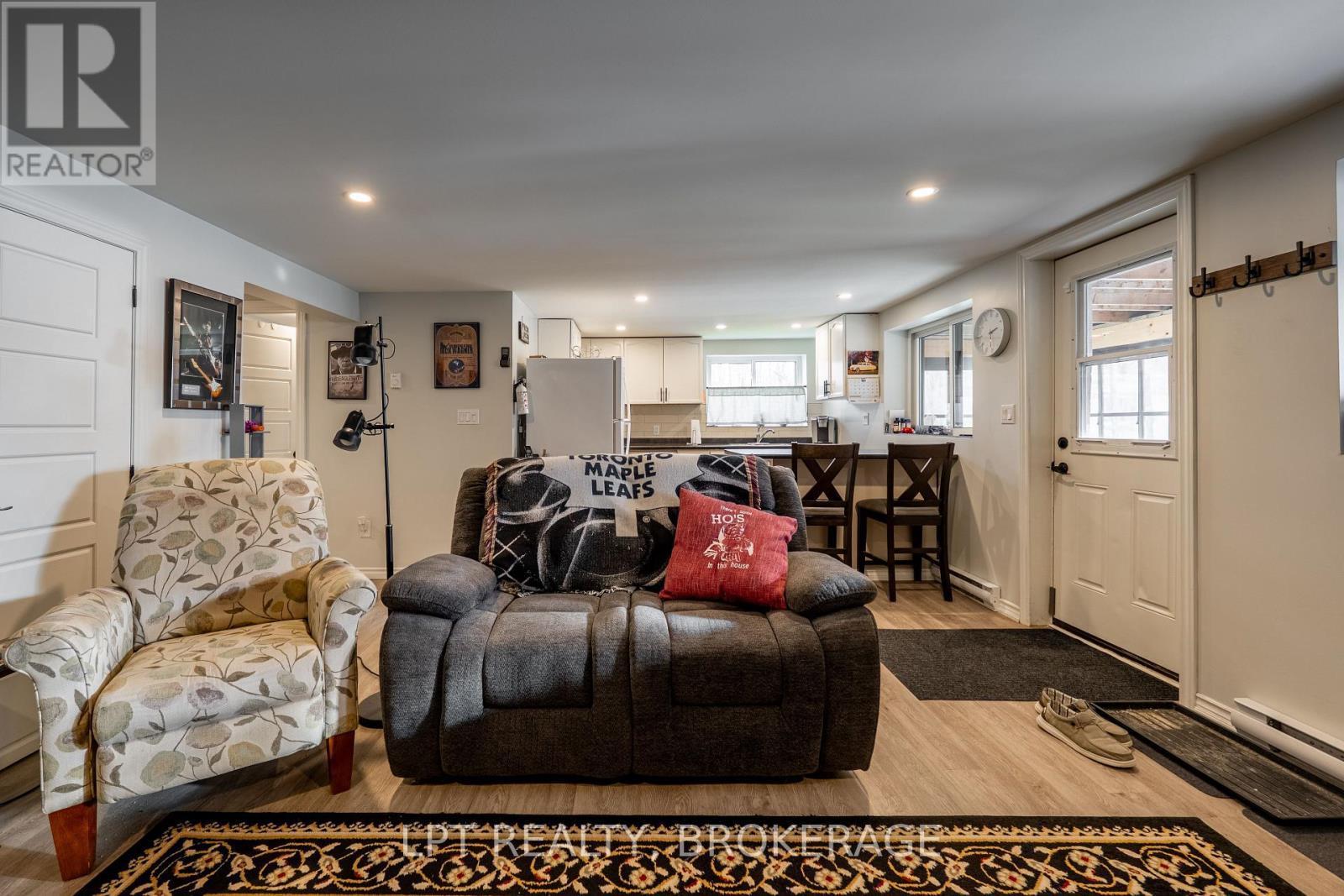 Lower Unit - 1857 Crow Lake Road, Frontenac (Frontenac Centre), ON - Indoor Photo Showing Living Room