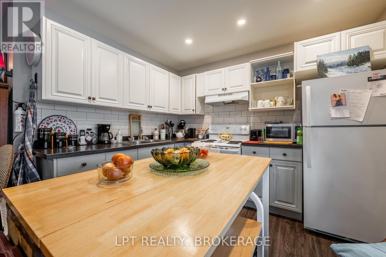 Middle Unit - 1857 Crow Lake Road, Frontenac (Frontenac Centre), ON - Indoor Photo Showing Other Room