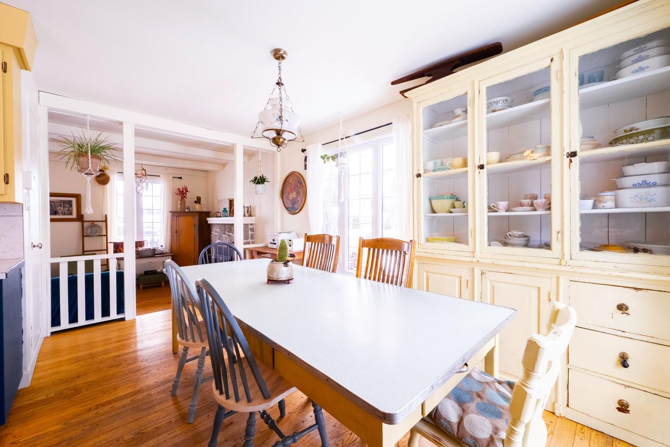Salle à manger - 2327 Rue Ste-Hélène, Lévis (Les Chutes-De-La-Chaudière-Est), QC - Indoor Photo Showing Dining Room