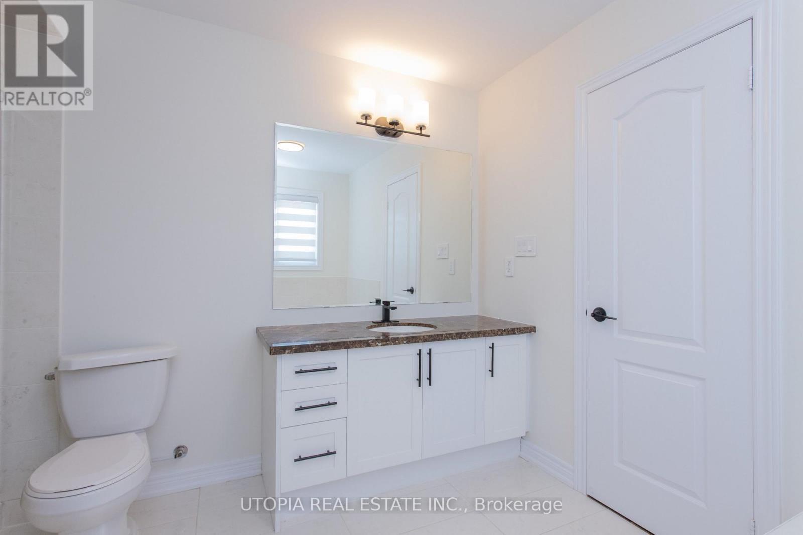 5409 Tenth Line W, Mississauga, ON - Indoor Photo Showing Bathroom