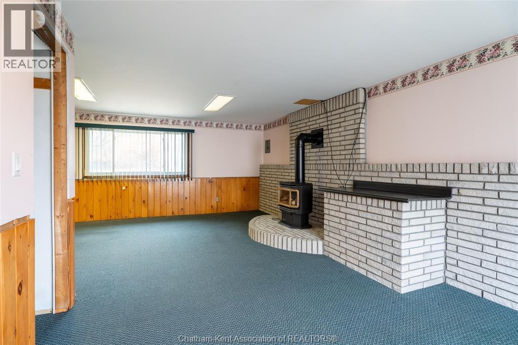 13171 Base Line Road, Thamesville, ON - Indoor With Fireplace