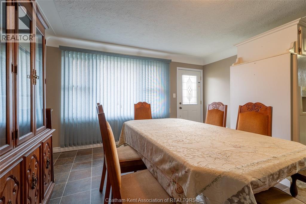 13171 Base Line Road, Thamesville, ON - Indoor Photo Showing Dining Room