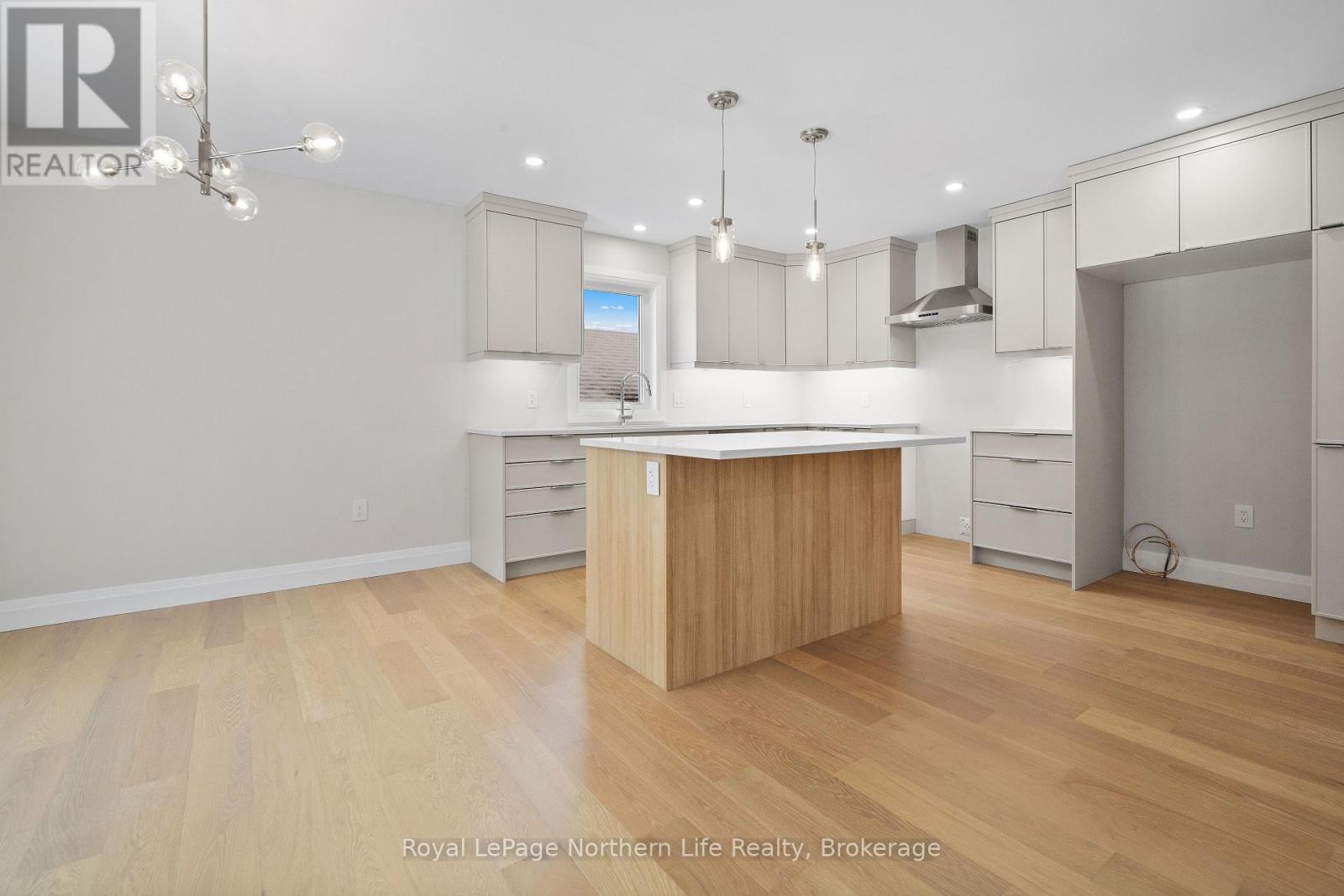 134 Andrew Avenue, North Bay (Airport), ON - Indoor Photo Showing Kitchen