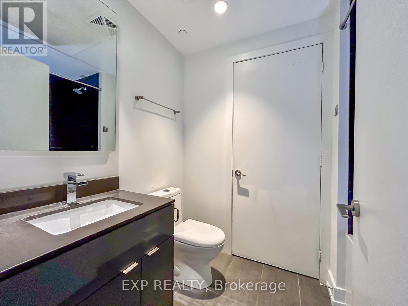 511 - 7 Grenville Street, Toronto, ON - Indoor Photo Showing Bathroom