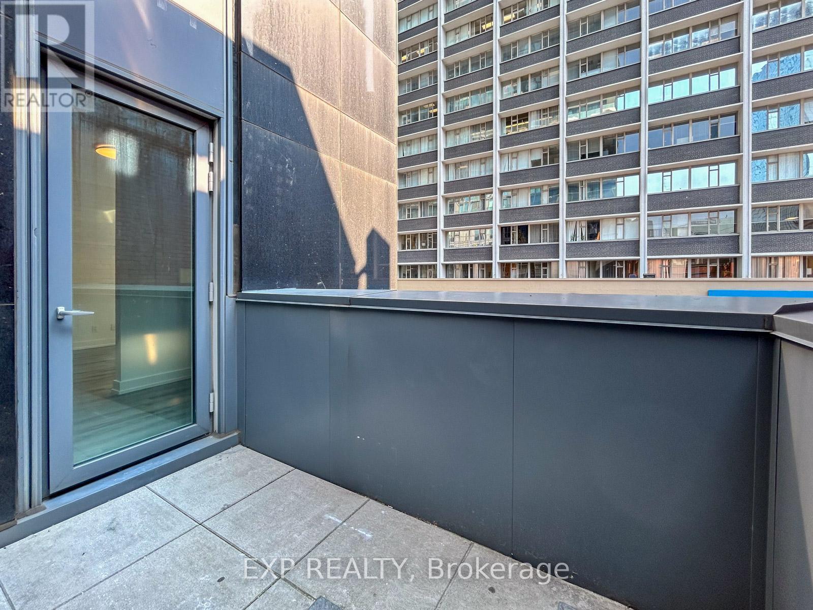 511 - 7 Grenville Street, Toronto, ON - Outdoor