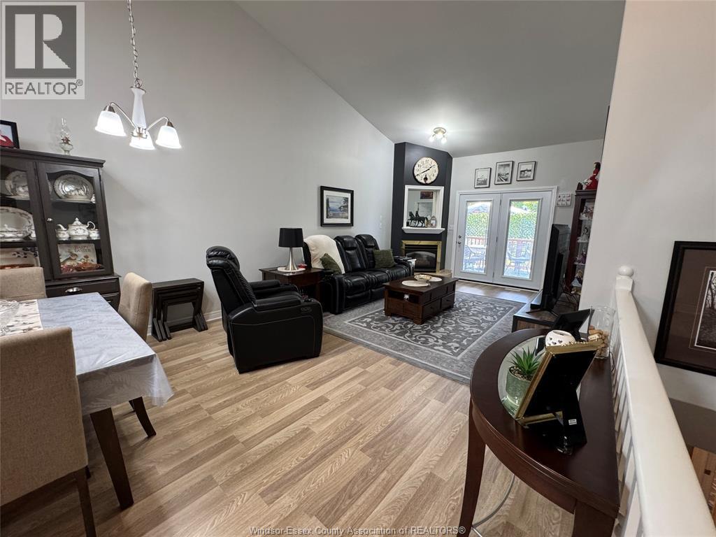 3 Ashley Crescent, Leamington, ON - Indoor