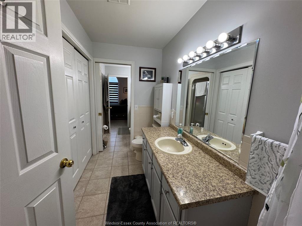 3 Ashley Crescent, Leamington, ON - Indoor Photo Showing Bathroom
