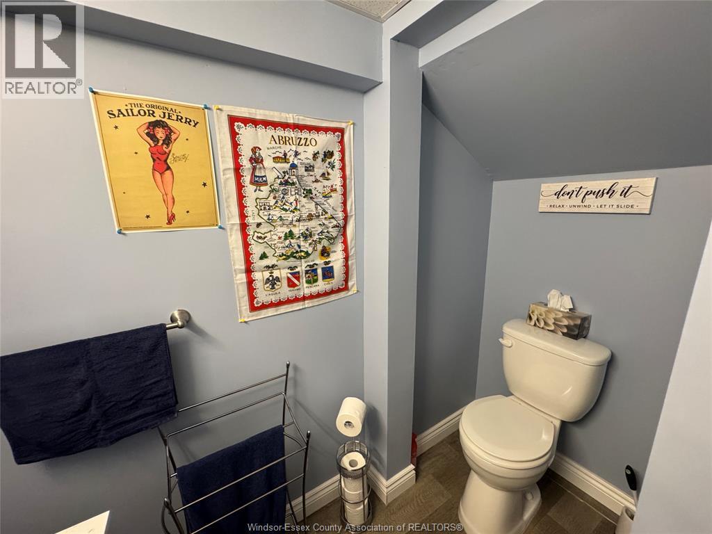 3 Ashley Crescent, Leamington, ON - Indoor Photo Showing Bathroom