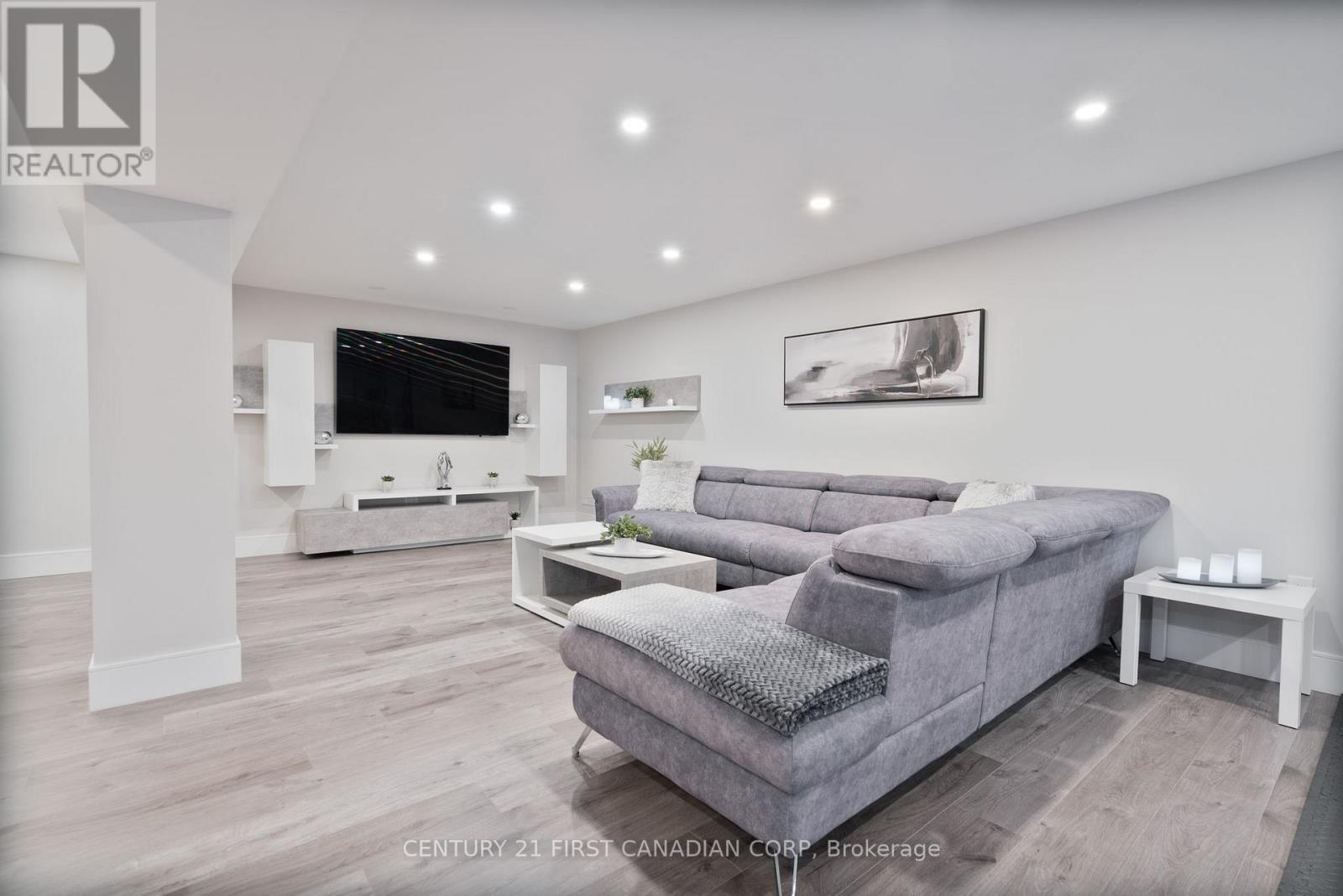 16 Foxborough Place, Thames Centre (Thorndale), ON - Indoor