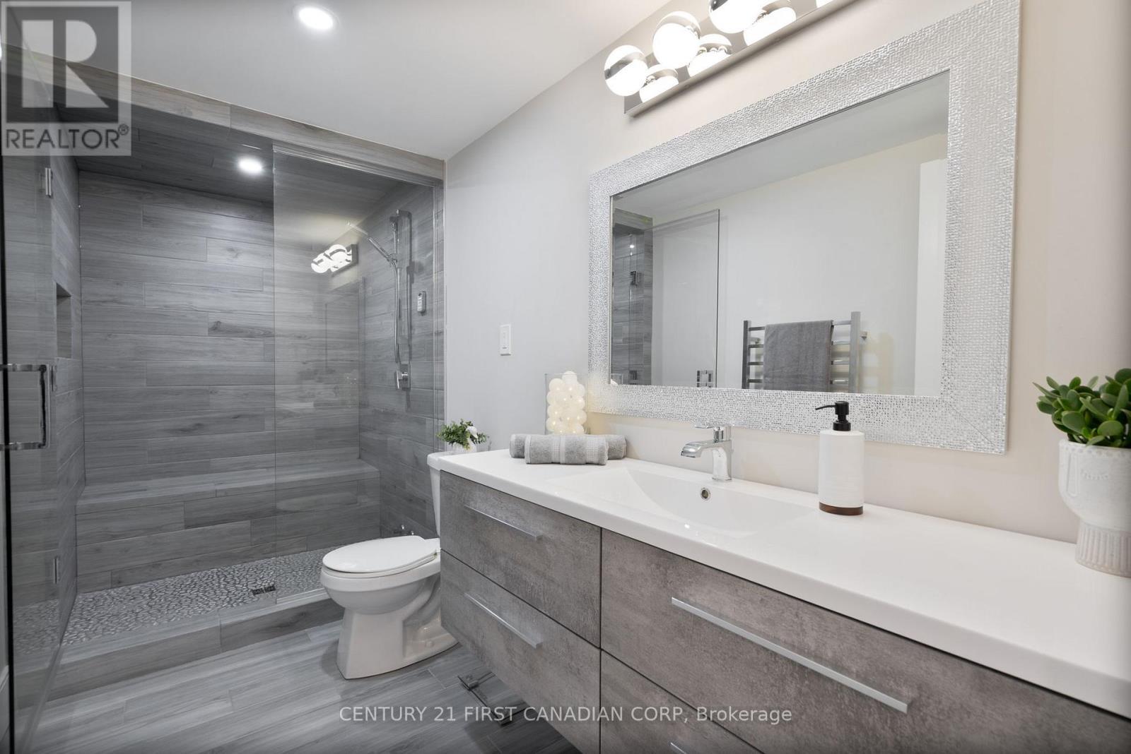 16 Foxborough Place, Thames Centre (Thorndale), ON - Indoor Photo Showing Bathroom