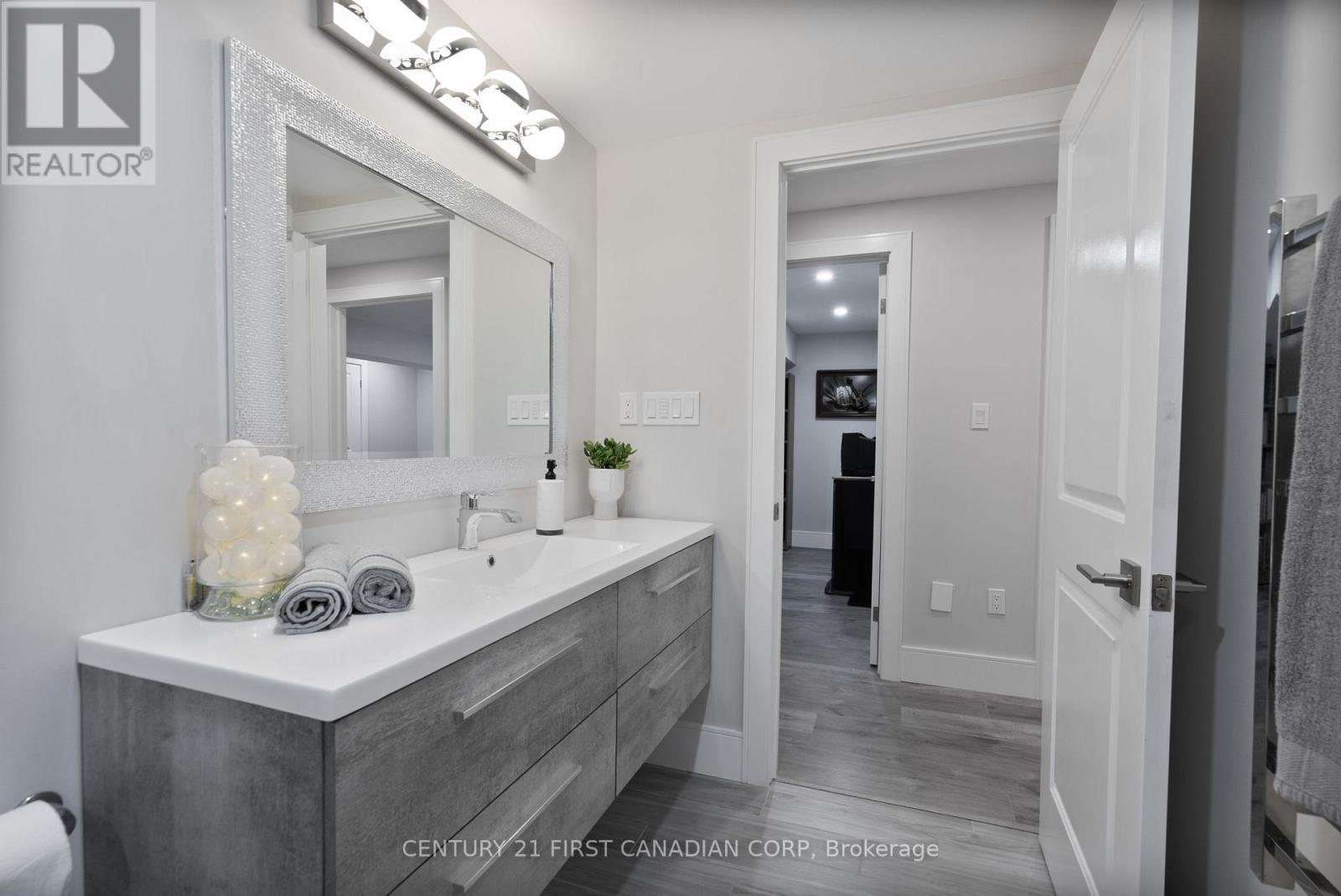 16 Foxborough Place, Thames Centre (Thorndale), ON - Indoor Photo Showing Bathroom