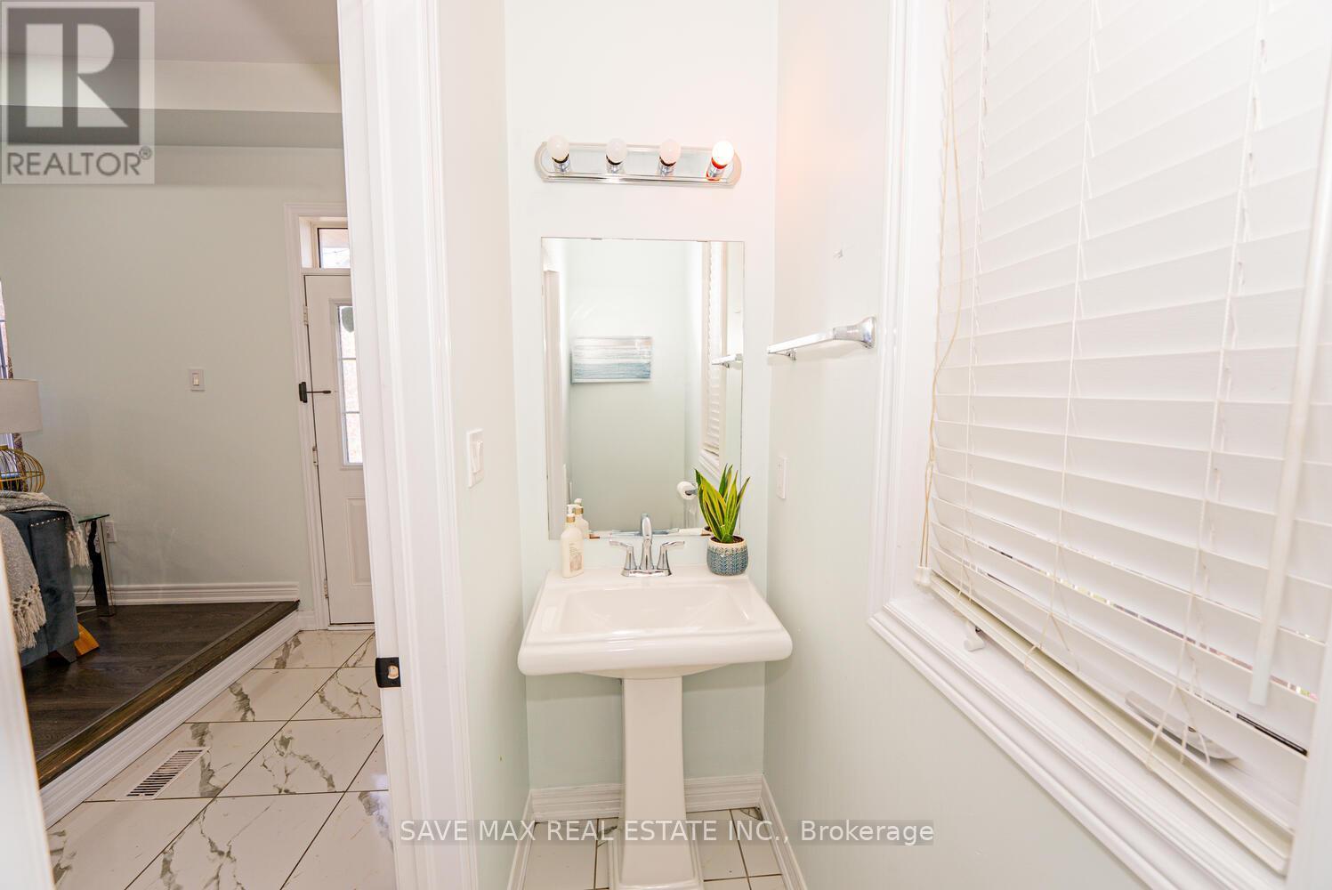 39 Divinity Circle, Brampton, ON - Indoor Photo Showing Bathroom