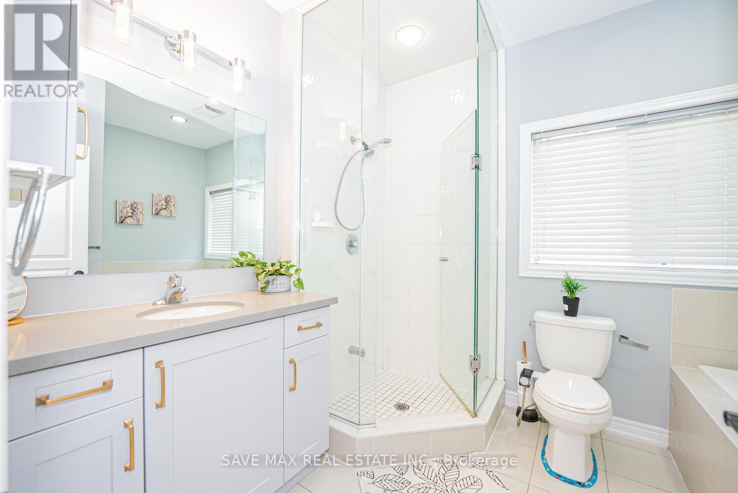 39 Divinity Circle, Brampton, ON - Indoor Photo Showing Bathroom