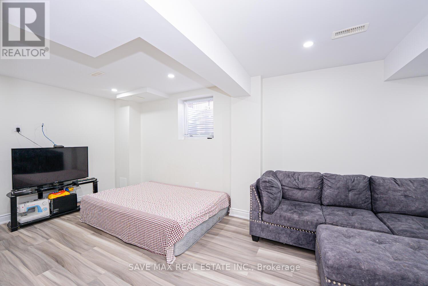 39 Divinity Circle, Brampton, ON - Indoor