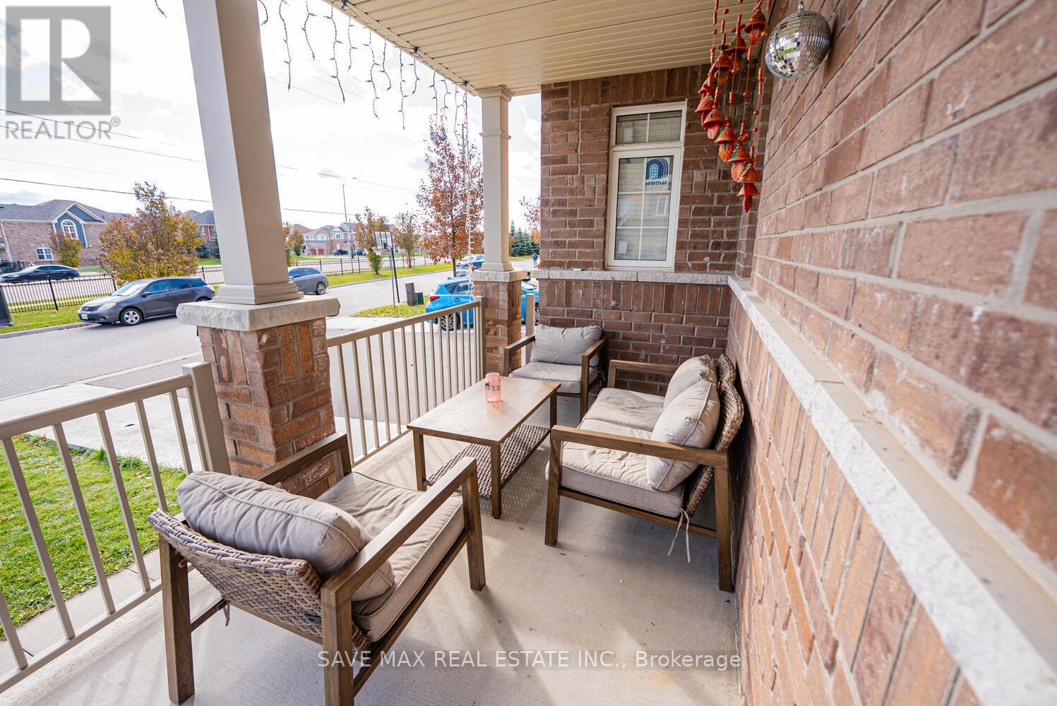 39 Divinity Circle, Brampton, ON - Outdoor With Deck Patio Veranda With Exterior