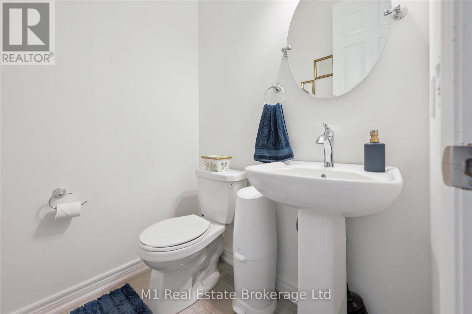 19 Findlay Way, Centre Wellington (Fergus), ON - Indoor Photo Showing Bathroom