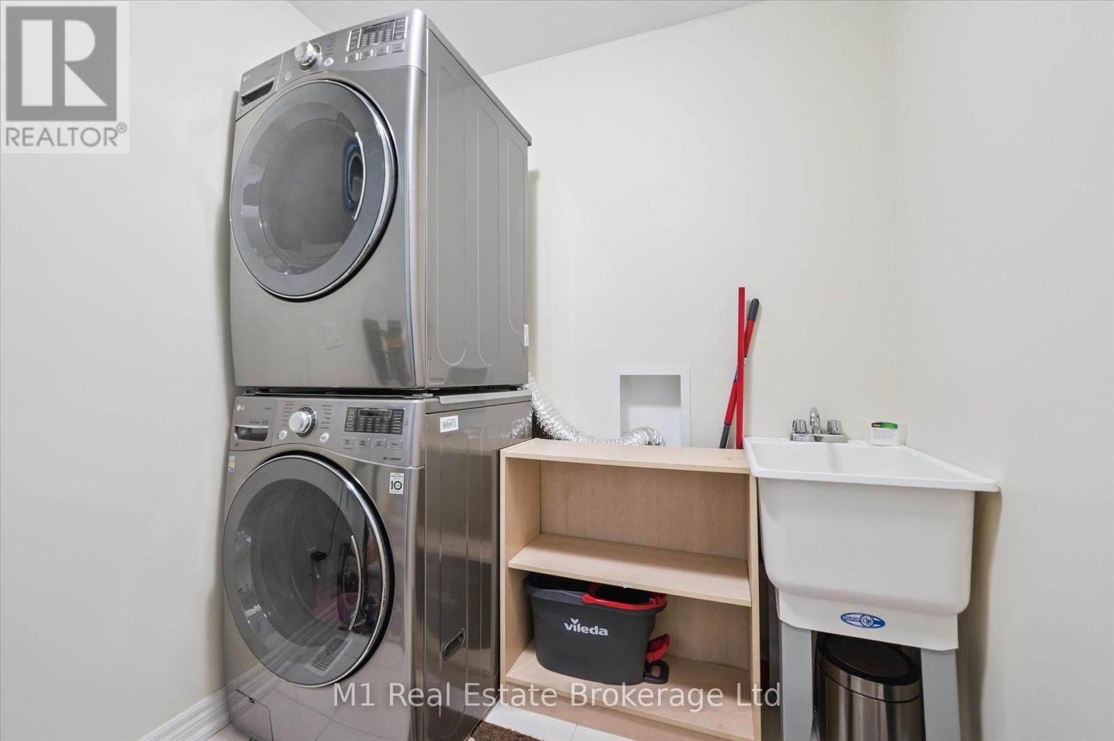 19 Findlay Way, Centre Wellington (Fergus), ON - Indoor Photo Showing Laundry Room