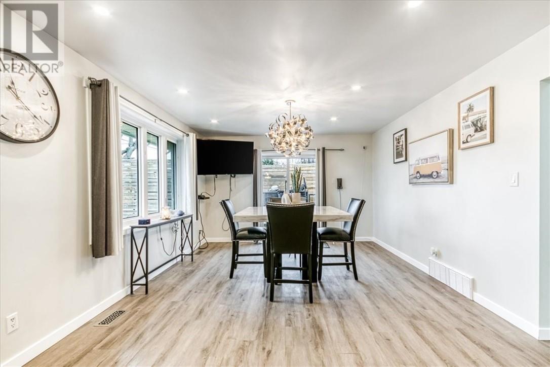 229 Catherine Street, Garson, ON - Indoor Photo Showing Dining Room