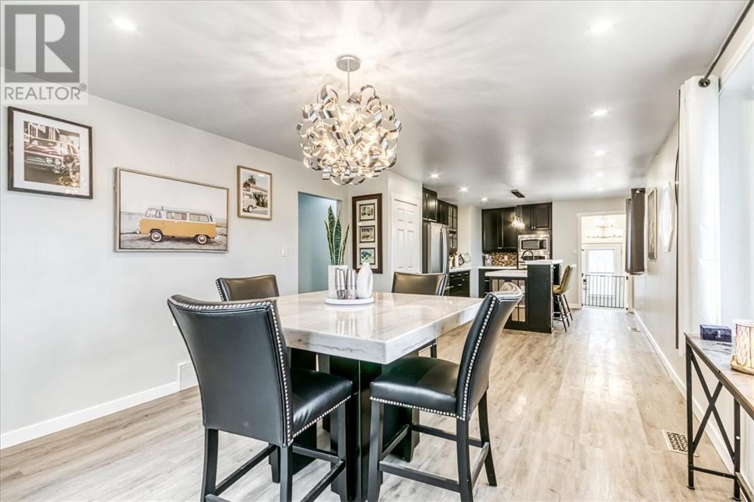 229 Catherine Street, Garson, ON - Indoor Photo Showing Dining Room