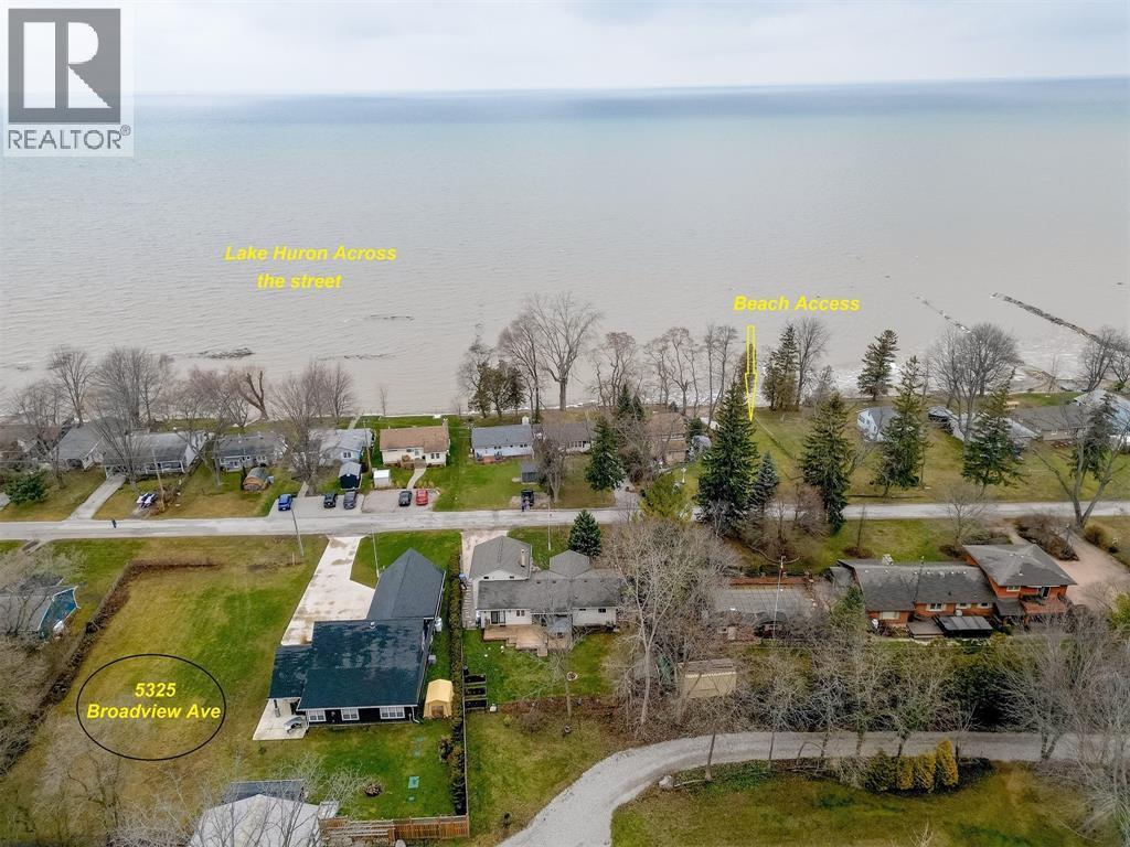 5325 Broadview Avenue, Lambton Shores, ON