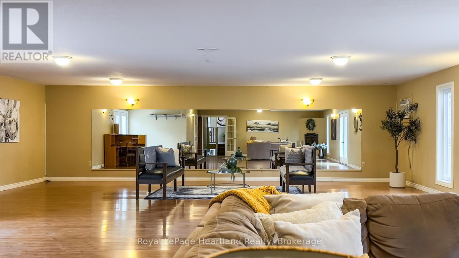273 Hamilton Street, North Huron (Blyth), ON - Indoor Photo Showing Living Room