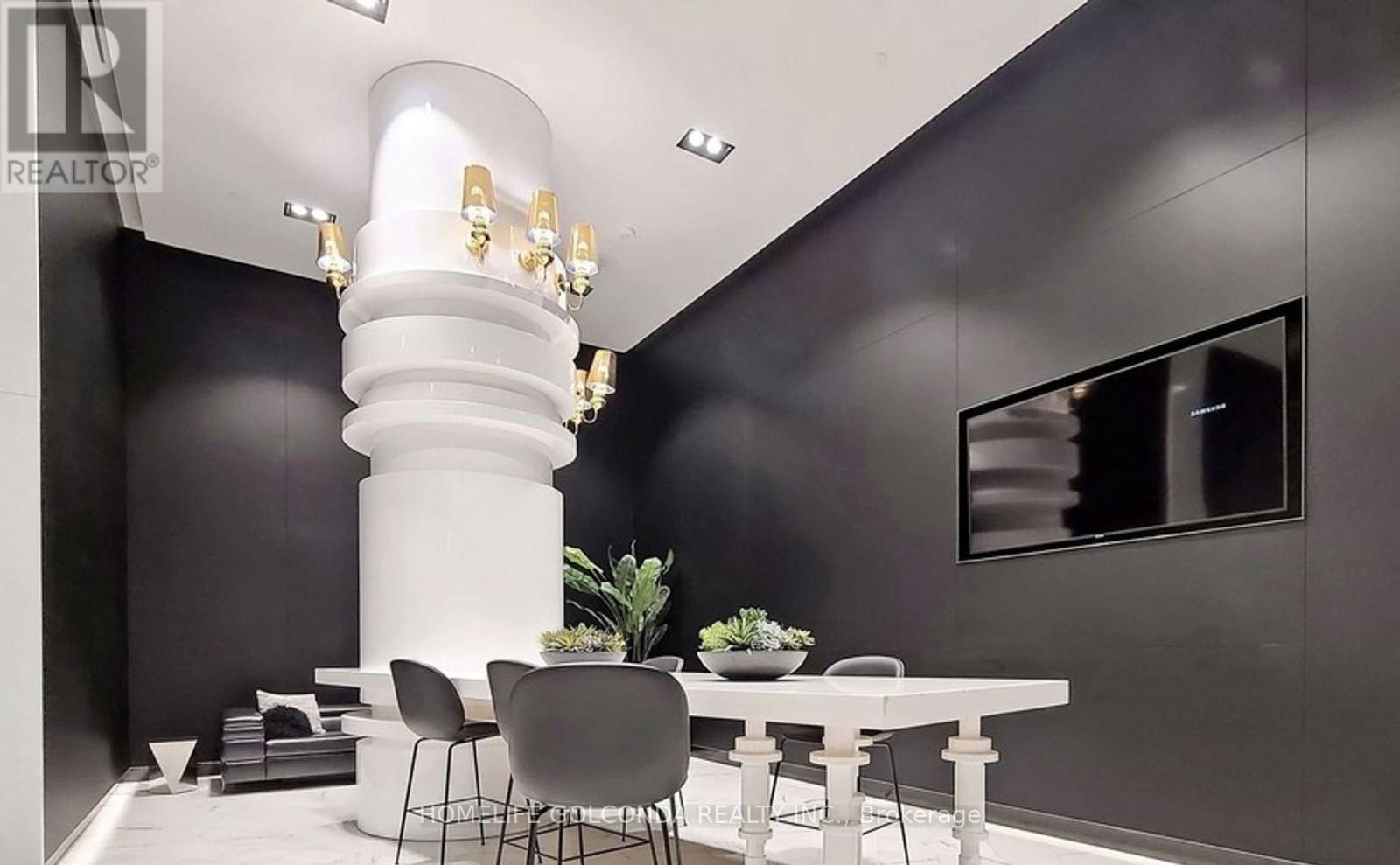 1902 - 87 Peter Street, Toronto, ON - Indoor Photo Showing Dining Room