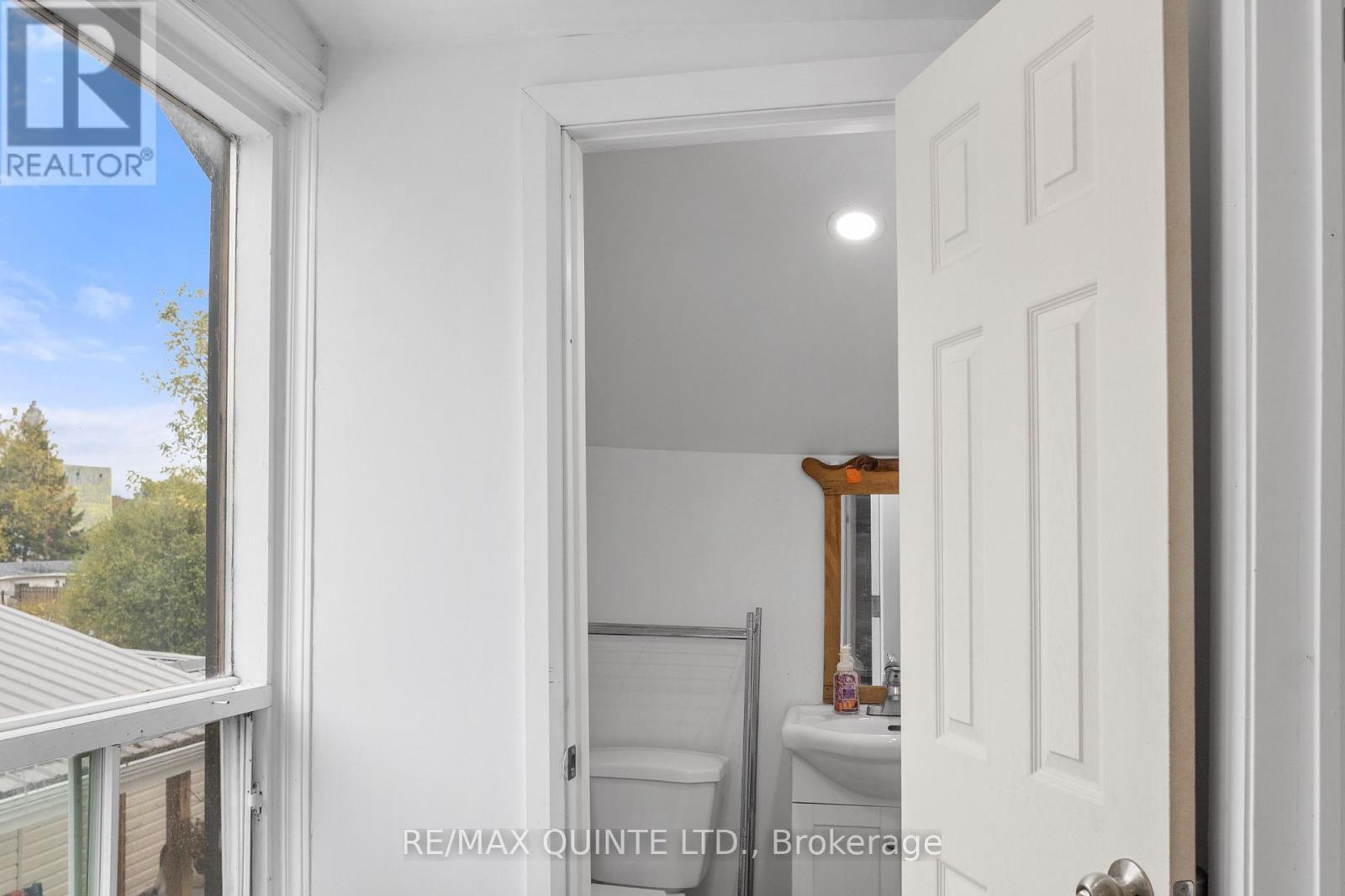 79 South Church Street, Belleville (Belleville Ward), ON - Photo Showing Other Room