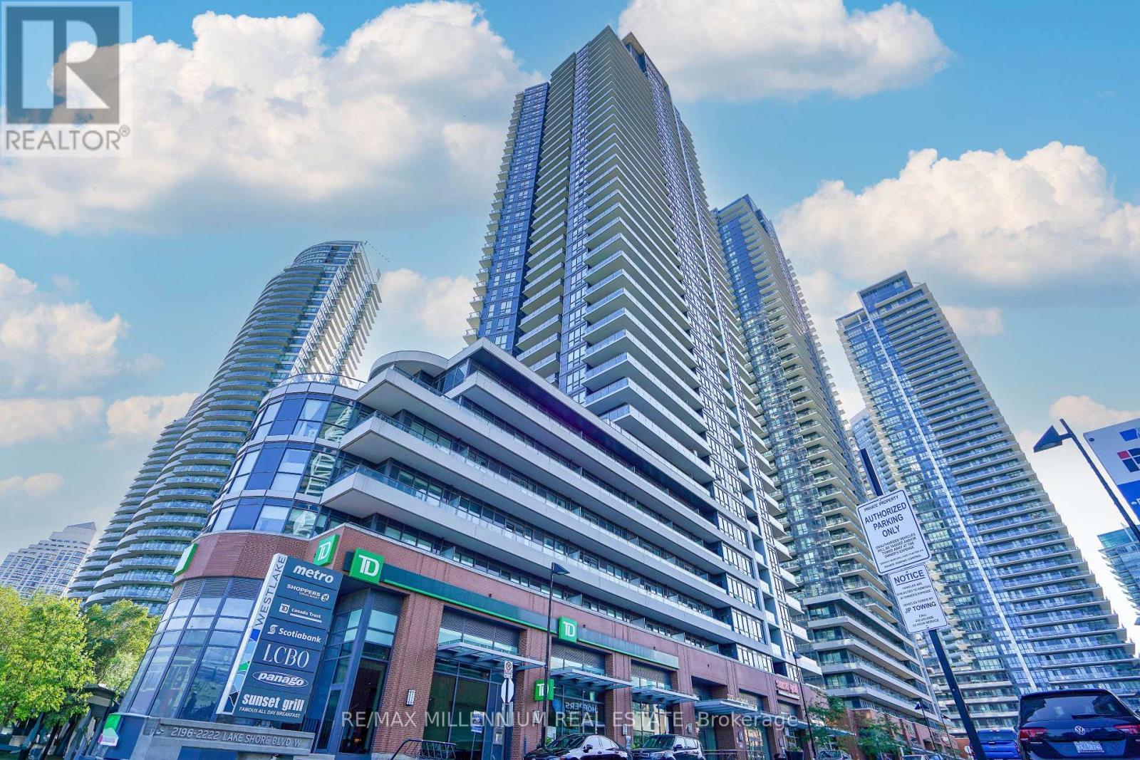 3106 - 2212 Lake Shore Boulevard W, Toronto, ON - Outdoor With Facade