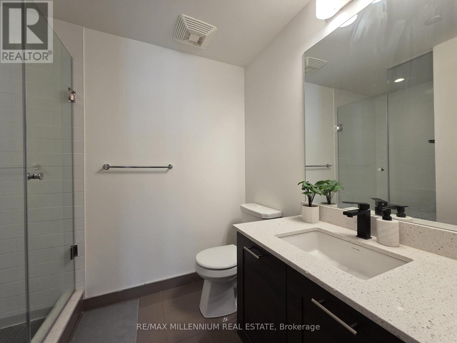 3106 - 2212 Lake Shore Boulevard W, Toronto, ON - Indoor Photo Showing Bathroom