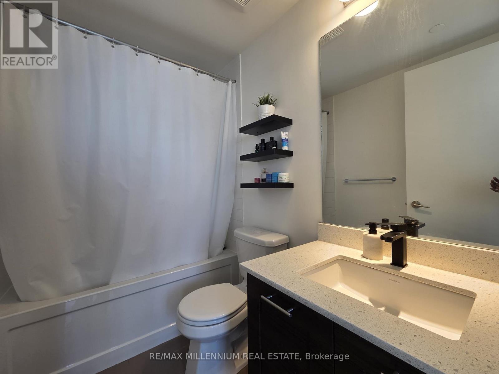 3106 - 2212 Lake Shore Boulevard W, Toronto, ON - Indoor Photo Showing Bathroom