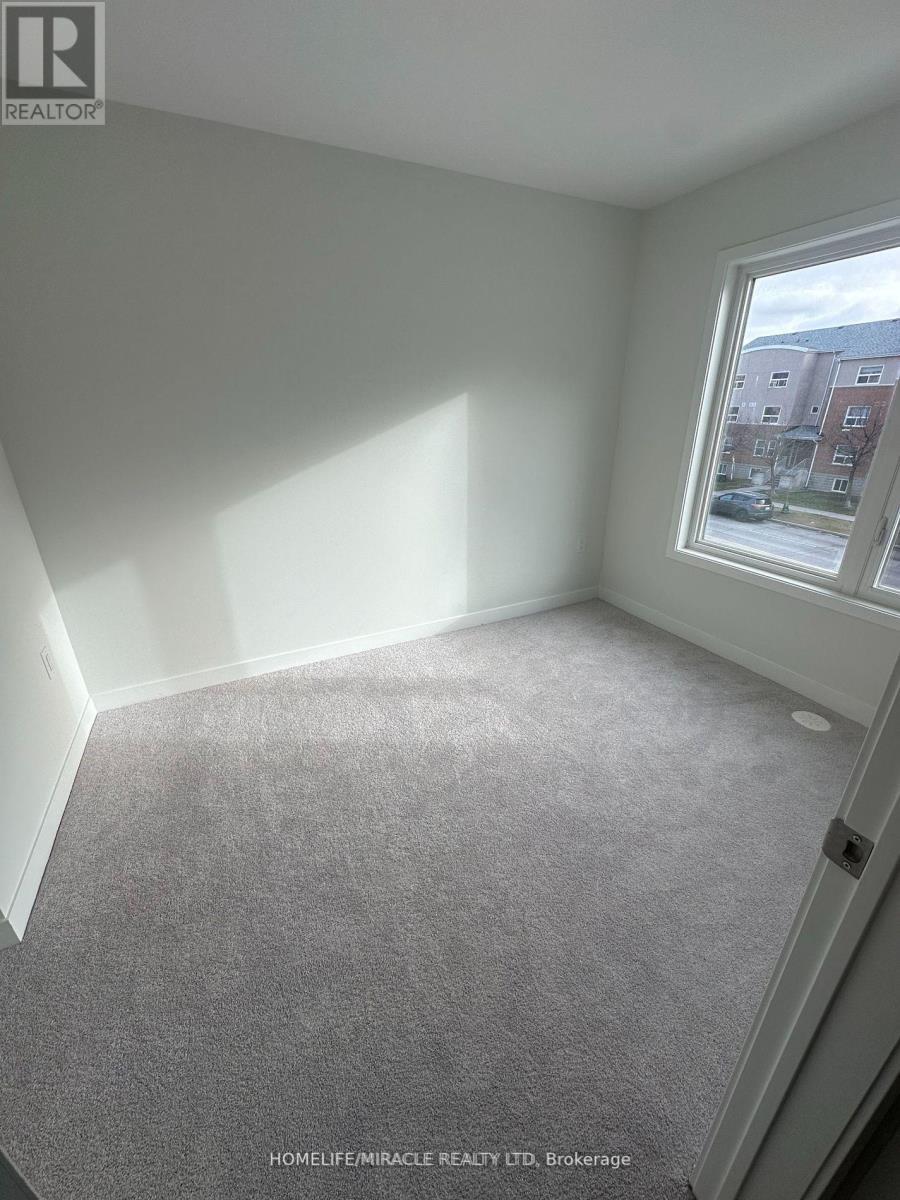 02 - 3415 Ridgeway Drive, Mississauga, ON - Indoor Photo Showing Other Room