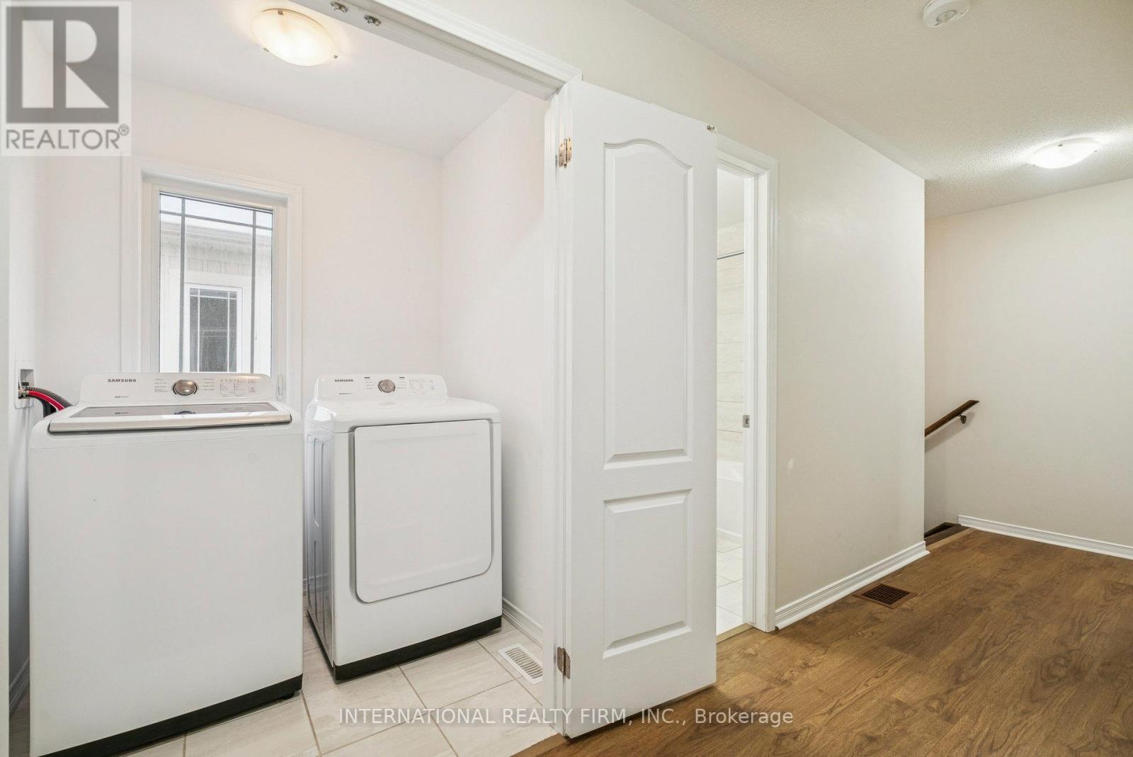 205 Diana Drive, Orillia, ON - Indoor Photo Showing Laundry Room