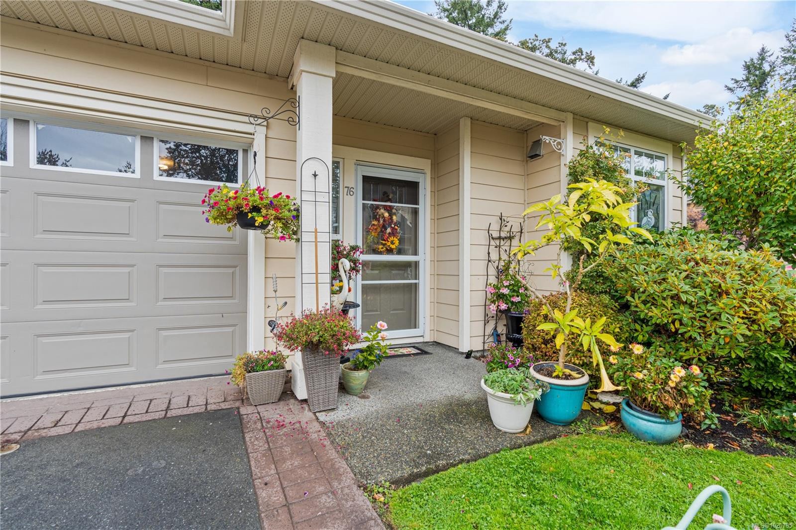 76-850 Parklands Dr, Esquimalt, BC