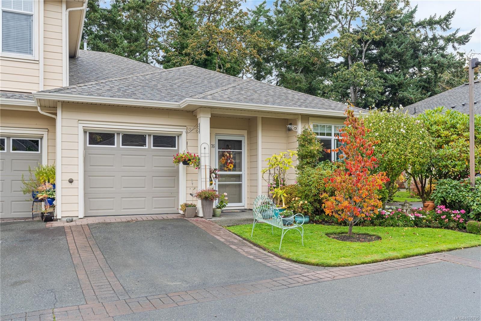 76-850 Parklands Dr, Esquimalt, BC