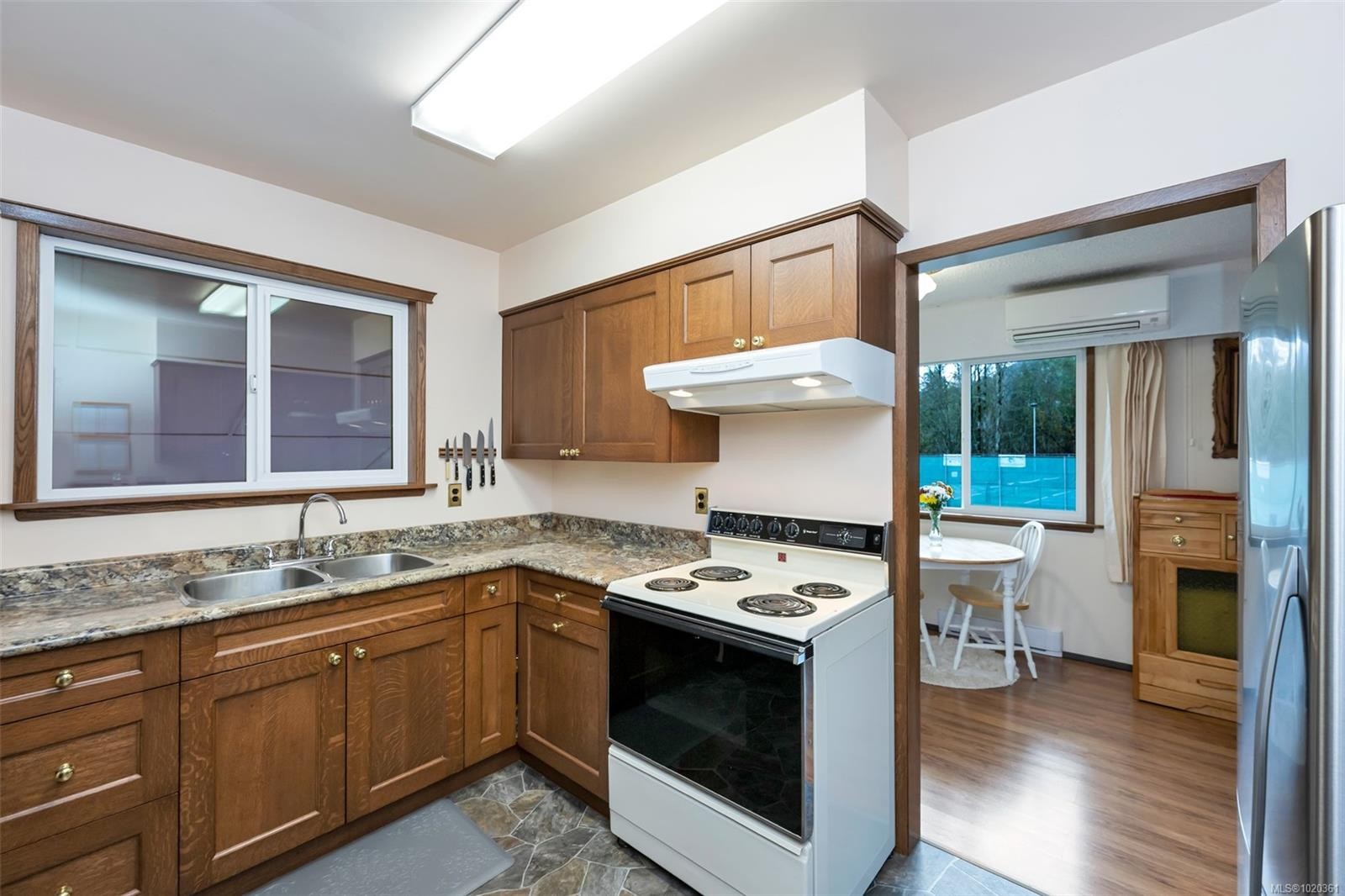 50 Cowichan Ave East, Lake Cowichan, BC