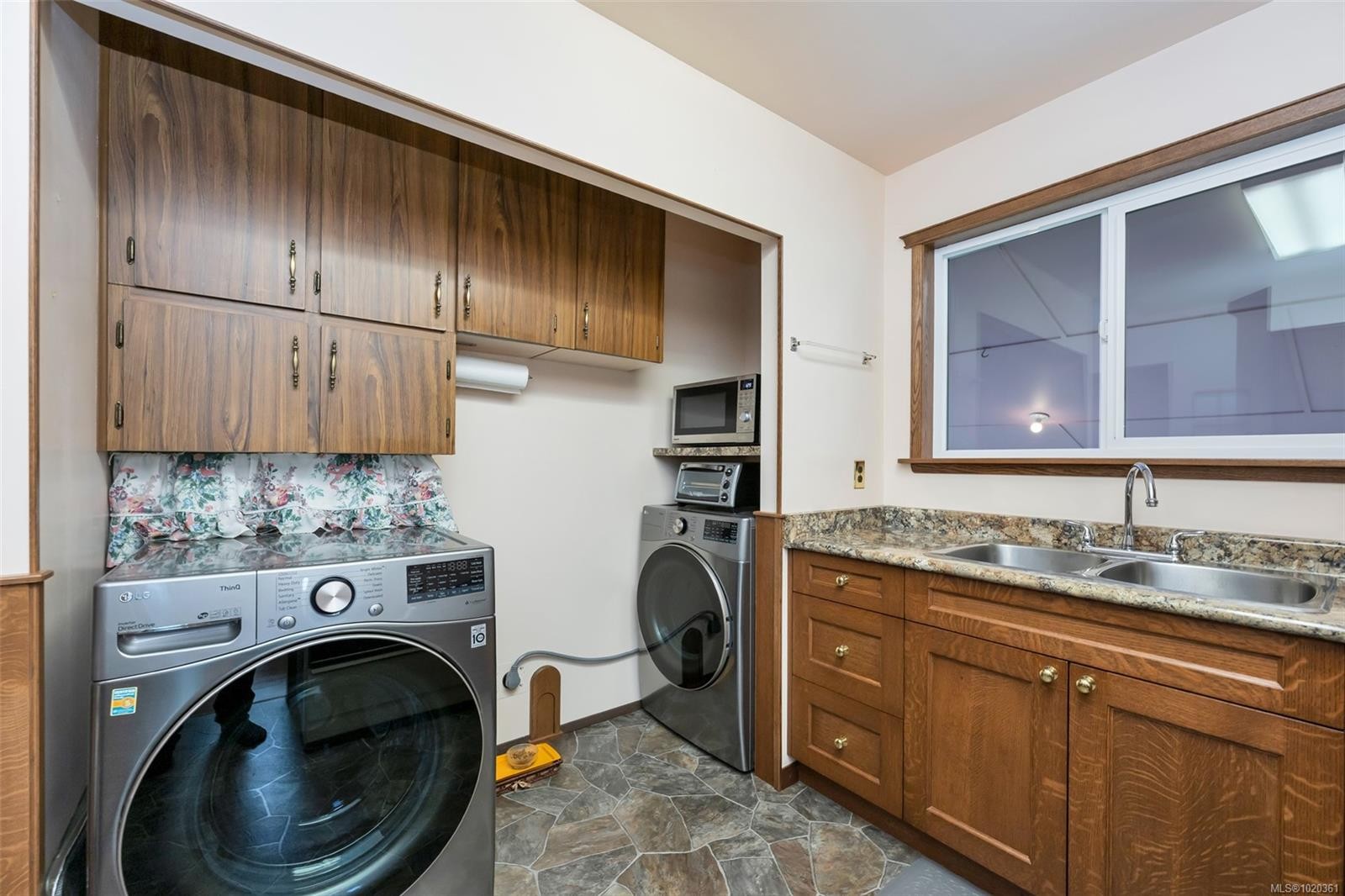 50 Cowichan Ave East, Lake Cowichan, BC