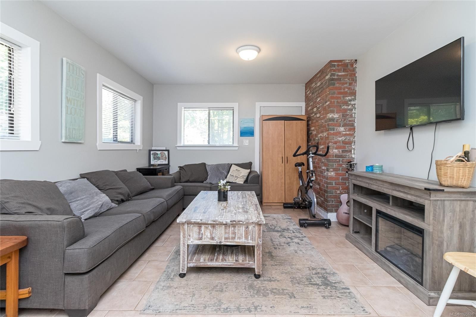 376 Atkins Ave, Langford, BC