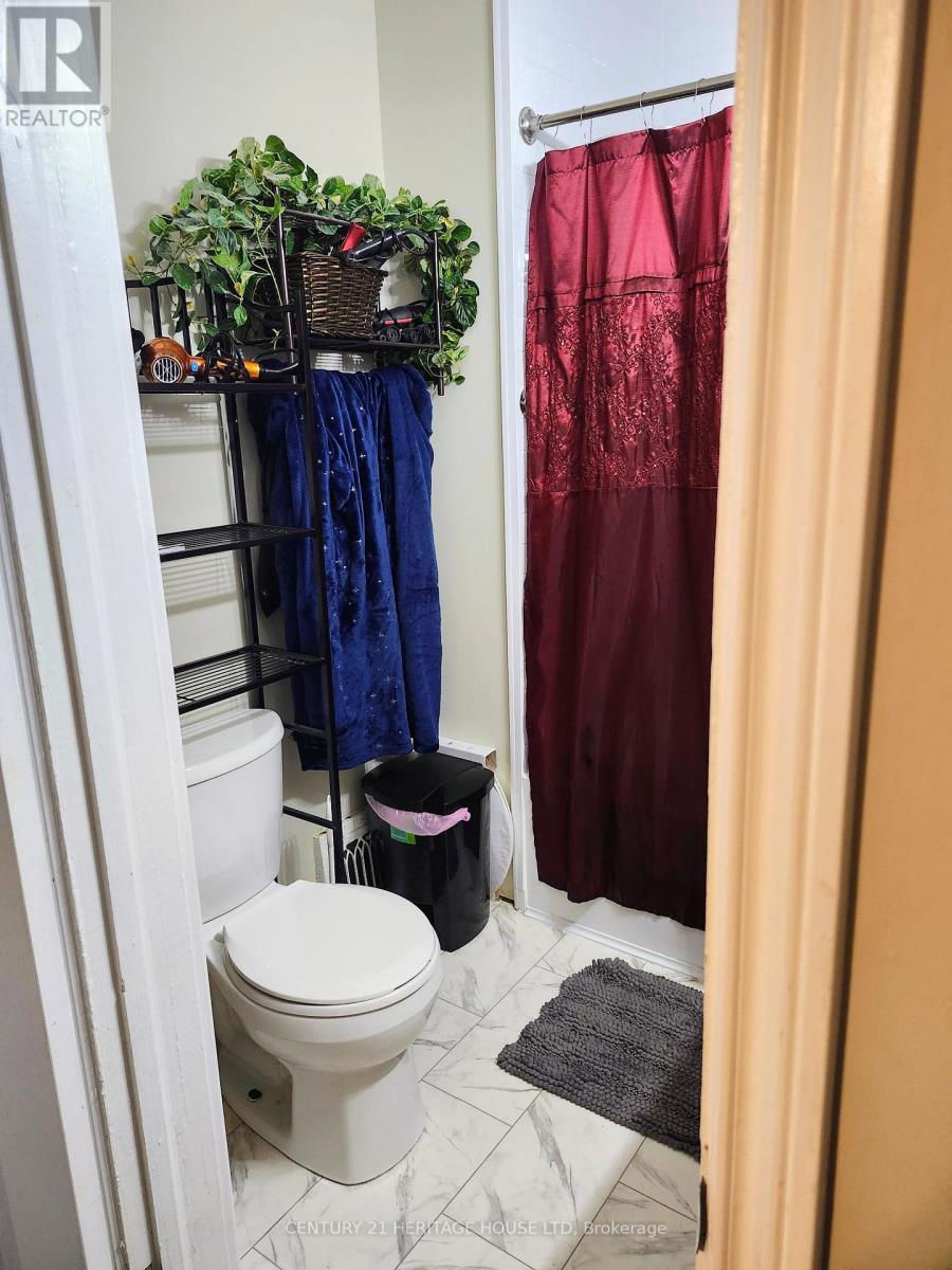 11 Barnes Street, St. Thomas, ON - Indoor Photo Showing Bathroom