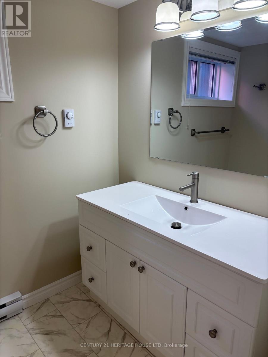 11 Barnes Street, St. Thomas, ON - Indoor Photo Showing Bathroom