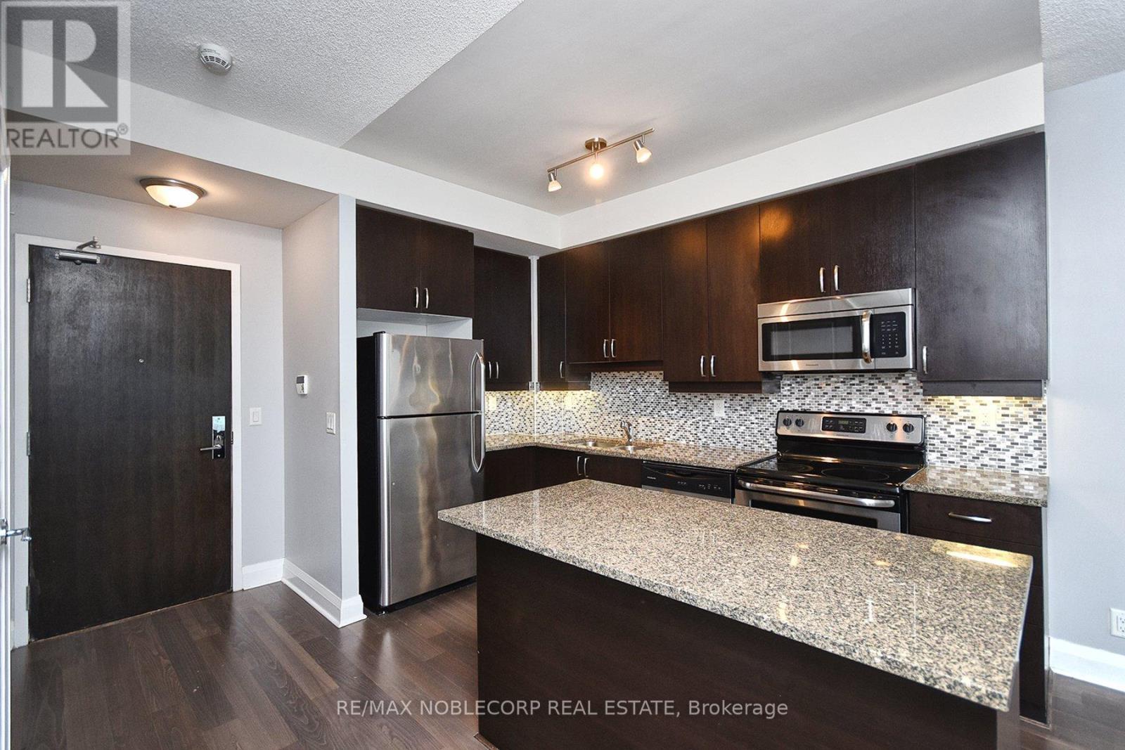 802 - 1185 The Queensway, Toronto, ON - Indoor Photo Showing Kitchen With Stainless Steel Kitchen With Upgraded Kitchen