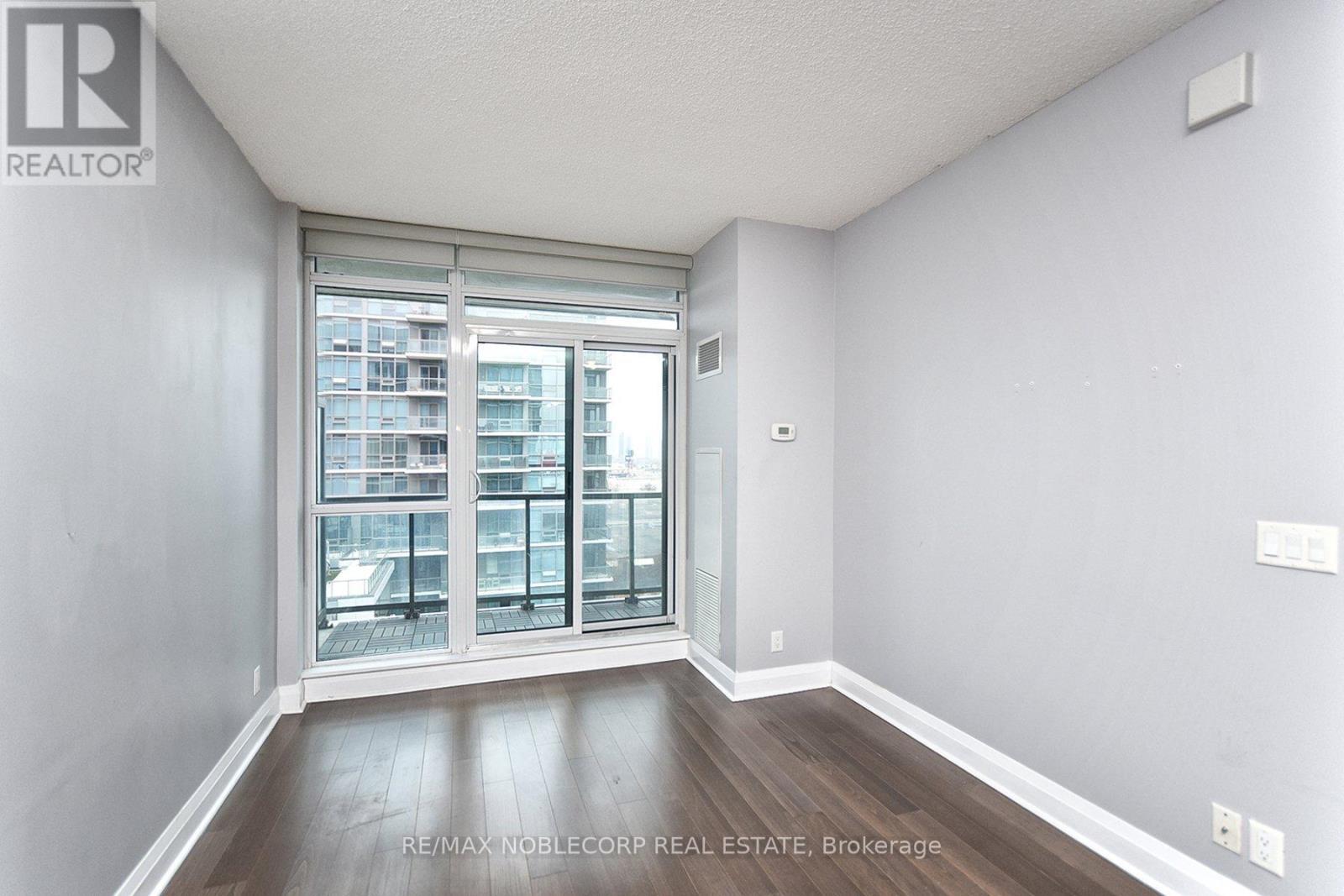 802 - 1185 The Queensway, Toronto, ON - Indoor Photo Showing Other Room