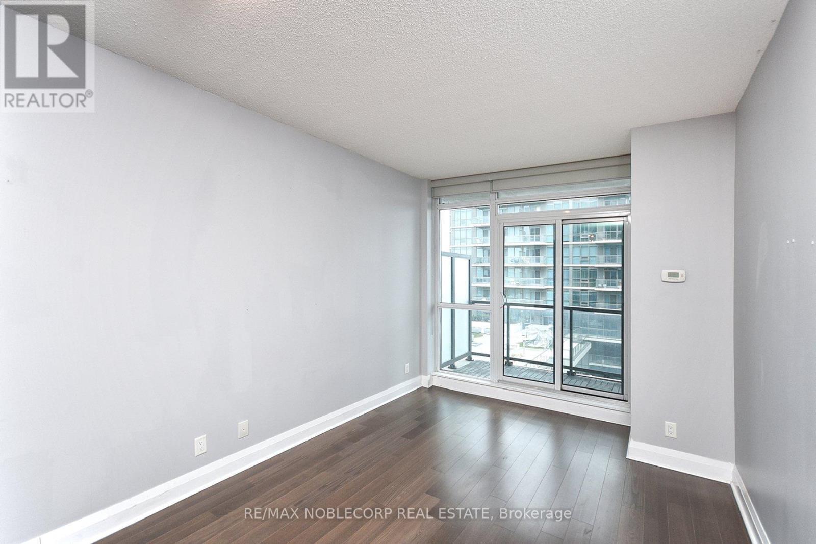 802 - 1185 The Queensway, Toronto, ON - Indoor Photo Showing Other Room