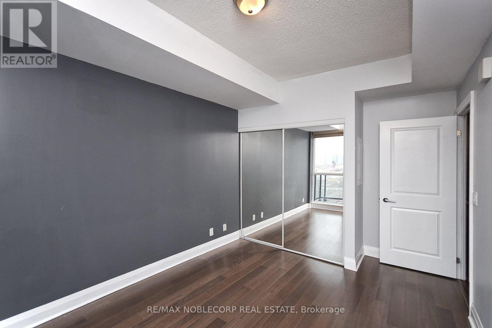 802 - 1185 The Queensway, Toronto, ON - Indoor Photo Showing Other Room