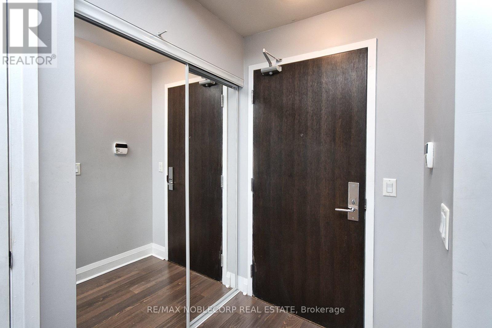 802 - 1185 The Queensway, Toronto, ON - Indoor Photo Showing Other Room