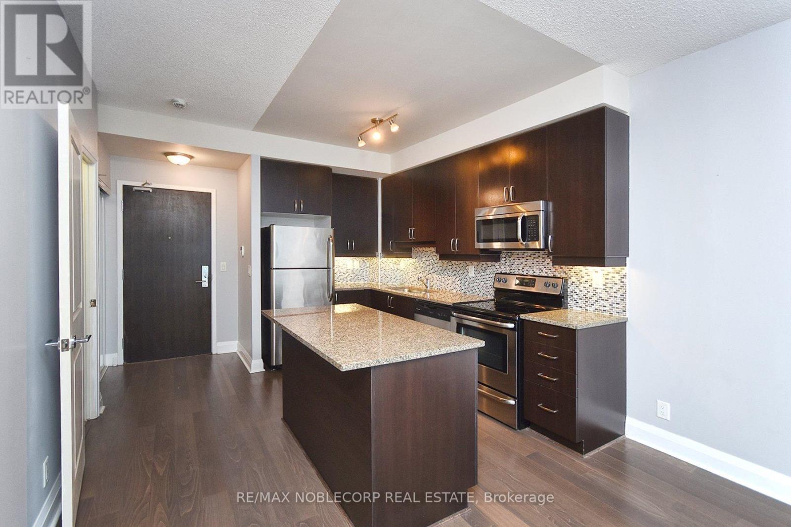 802 - 1185 The Queensway, Toronto, ON - Indoor Photo Showing Kitchen With Upgraded Kitchen