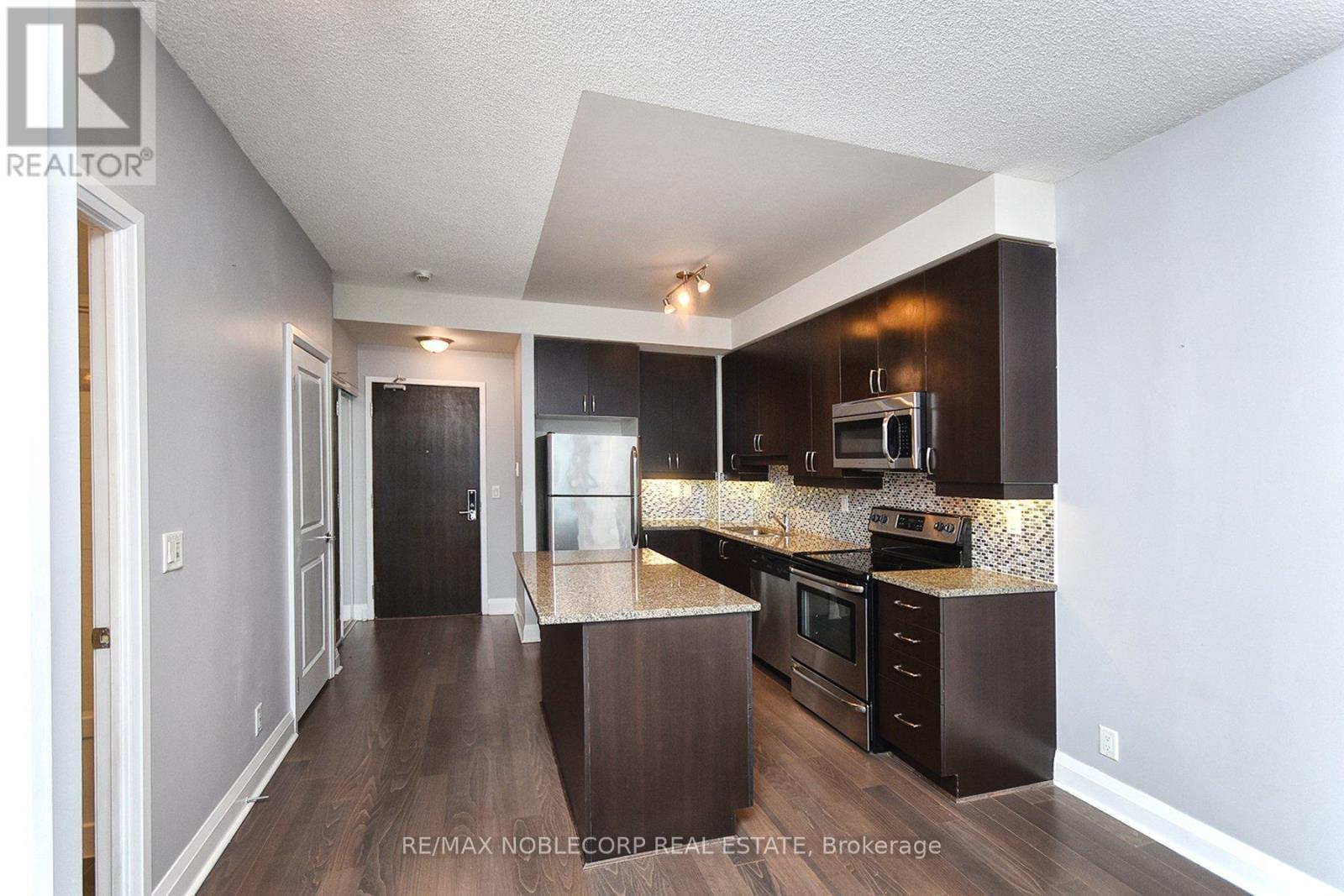 802 - 1185 The Queensway, Toronto, ON - Indoor Photo Showing Kitchen With Upgraded Kitchen