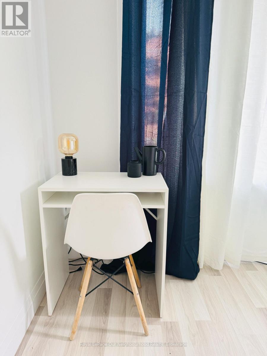 Main - 196 Walnut Street S, Hamilton, ON - Indoor