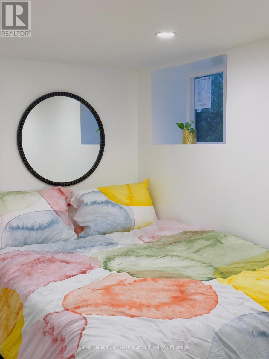 Basement - 196 Walnut Street S, Hamilton, ON - Indoor Photo Showing Bedroom