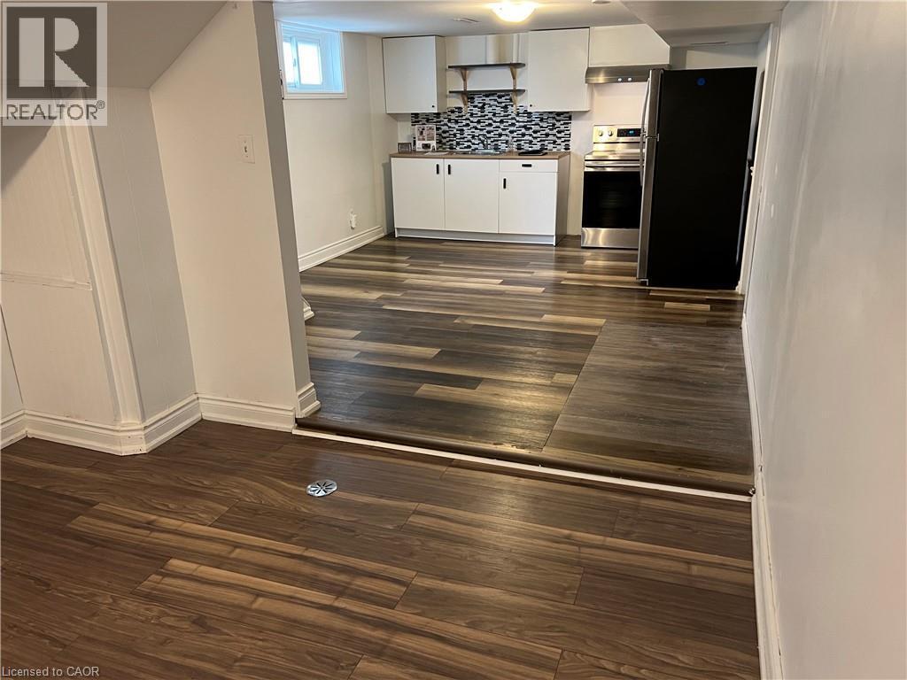 8 Myrtle Avenue Unit# Lower, St. Catharines, ON - Indoor Photo Showing Other Room