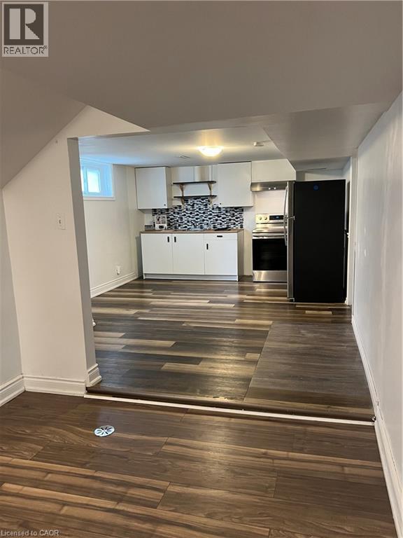 8 Myrtle Avenue Unit# Lower, St. Catharines, ON - Indoor Photo Showing Other Room